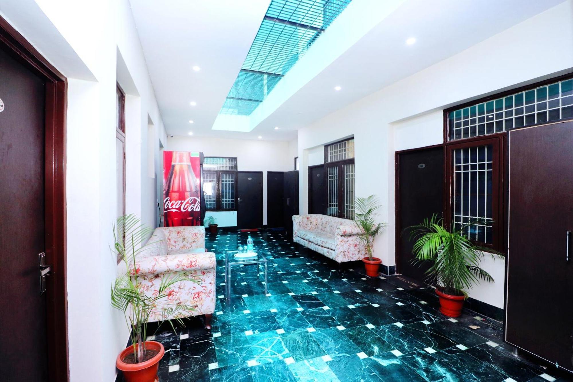 Hotel O Jm Plaza Nayagaon Luaran gambar