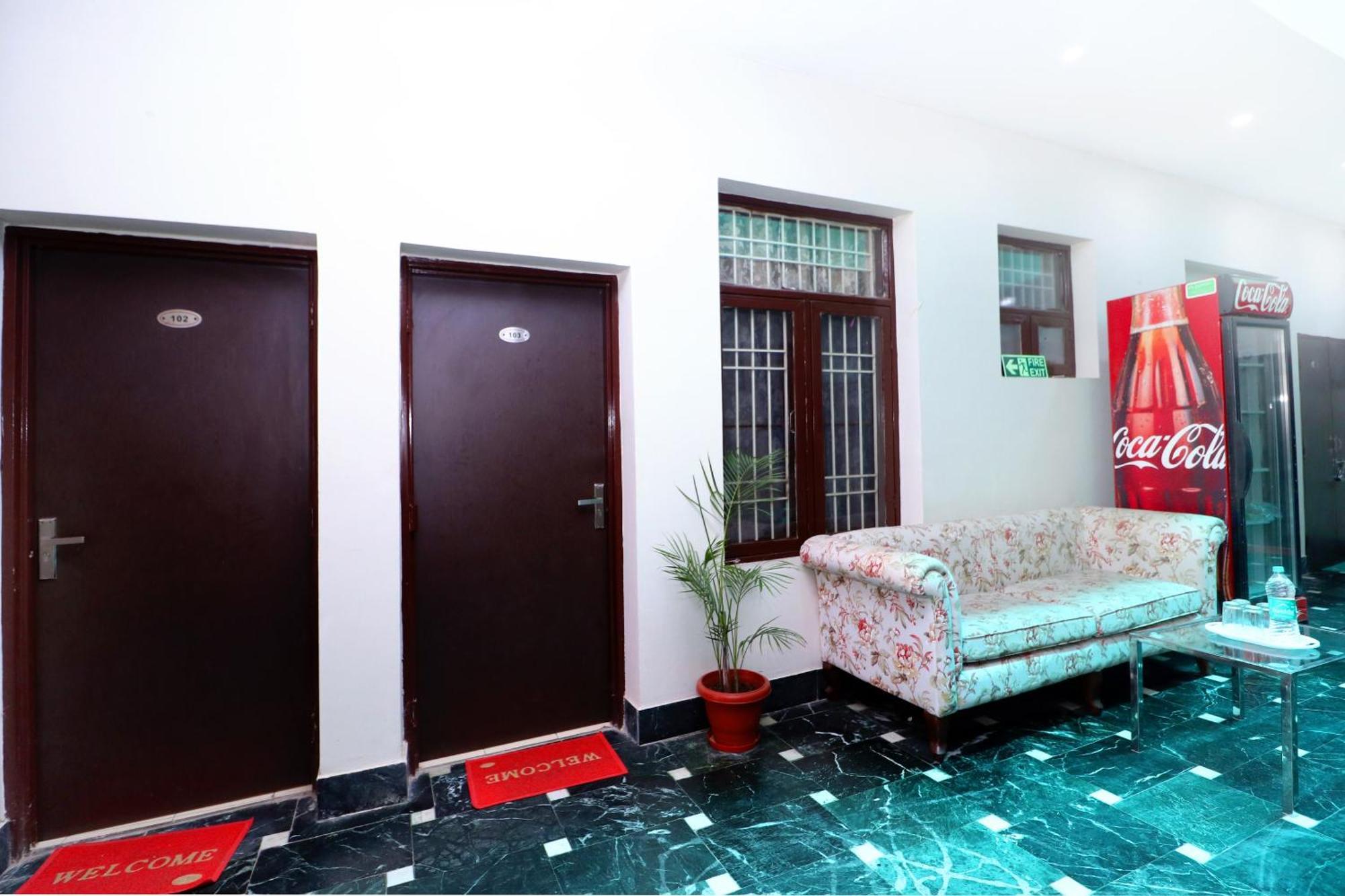 Hotel O Jm Plaza Nayagaon Luaran gambar